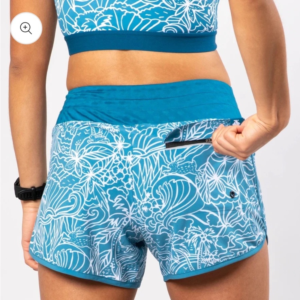 Rabbit Surf N Turf 2.5” Blue Sapphire Women's Athletic Shorts - Picture 9 of 10